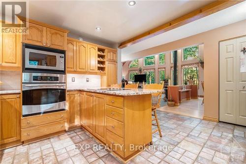 325 Haskins Road, North Grenville, ON - Indoor Photo Showing Kitchen