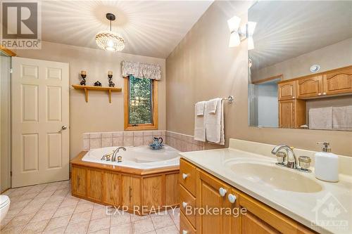 325 Haskins Road, North Grenville, ON - Indoor Photo Showing Bathroom