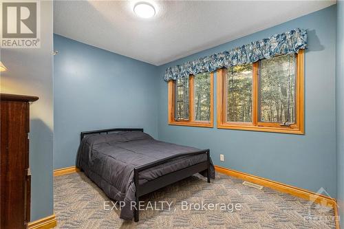 325 Haskins Road, North Grenville, ON - Indoor Photo Showing Bedroom