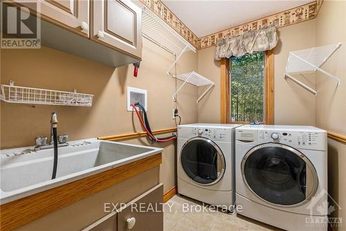 325 Haskins Road, North Grenville, ON - Indoor Photo Showing Laundry Room