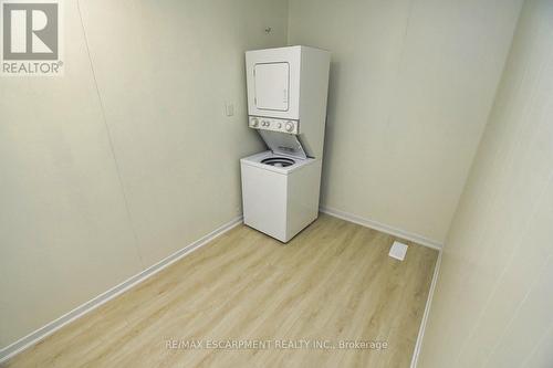 26 Highcliffe Avenue, Hamilton, ON - Indoor Photo Showing Laundry Room