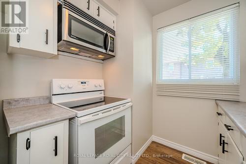 257 - 31 Greengate Road, Guelph, ON - Indoor Photo Showing Kitchen