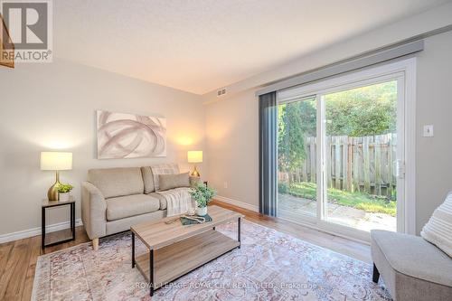 257 - 31 Greengate Road, Guelph, ON - Indoor Photo Showing Living Room