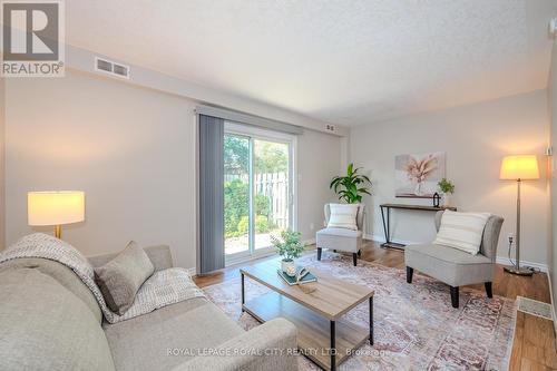 257 - 31 Greengate Road, Guelph, ON - Indoor Photo Showing Living Room