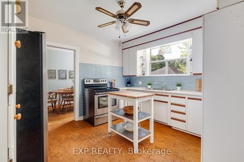 142 Lane Street, Guelph, ON - Indoor Photo Showing Kitchen