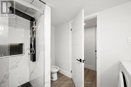 680 Millbank Drive, London, ON - Indoor Photo Showing Bathroom