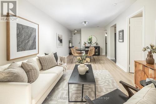 216 - 253 Merton Street, Toronto, ON - Indoor Photo Showing Living Room