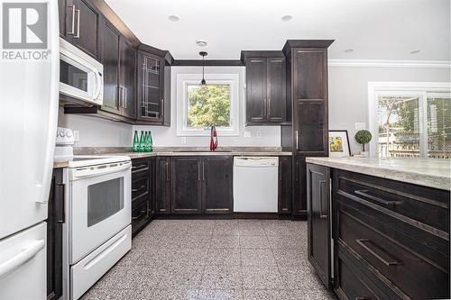 17 Oxford Crescent, Mount Pearl, NL - Indoor Photo Showing Kitchen