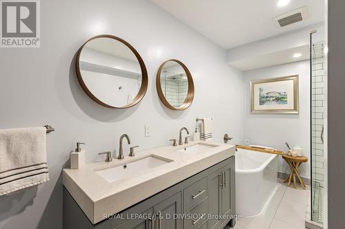 32C Massey Street, Toronto, ON - Indoor Photo Showing Bathroom