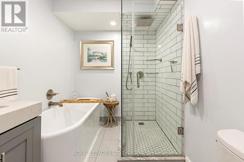 32C Massey Street, Toronto, ON - Indoor Photo Showing Bathroom