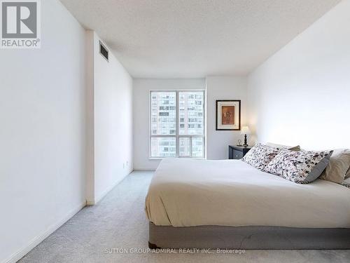 1511 - 18 Lee Centre Drive, Toronto, ON - Indoor Photo Showing Bedroom