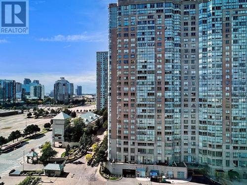 1511 - 18 Lee Centre Drive, Toronto, ON - Outdoor With Facade