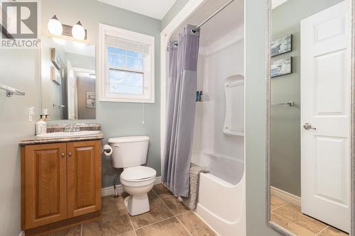 18 Green Acre Drive, St. John'S, NL - Indoor Photo Showing Bathroom