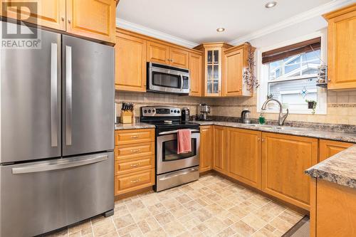 18 Green Acre Drive, St. John'S, NL - Indoor Photo Showing Kitchen