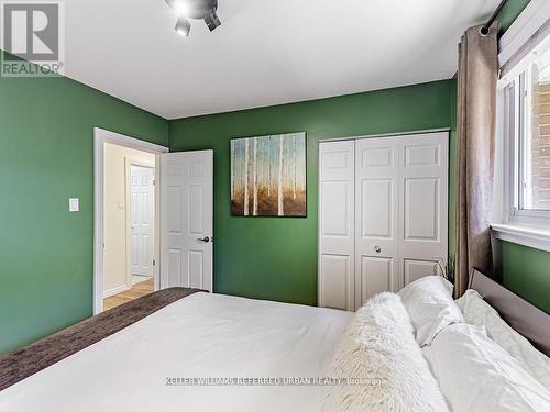 32 Woodgarden Crescent, Toronto, ON - Indoor Photo Showing Bedroom