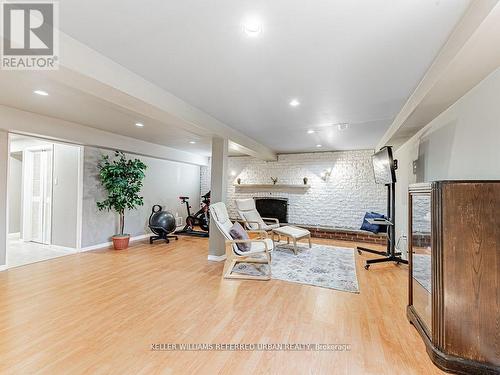 32 Woodgarden Crescent, Toronto, ON - Indoor Photo Showing Other Room