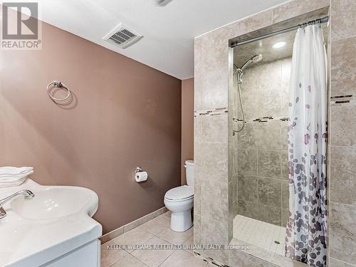 32 Woodgarden Crescent, Toronto, ON - Indoor Photo Showing Bathroom