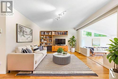 32 Woodgarden Crescent, Toronto, ON - Indoor Photo Showing Living Room