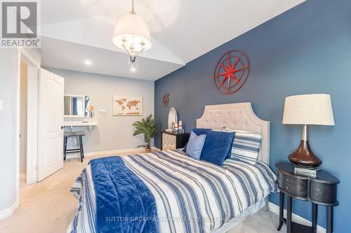 33 Prince Drive, Bradford West Gwillimbury, ON - Indoor Photo Showing Bedroom