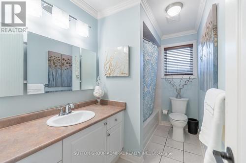 33 Prince Drive, Bradford West Gwillimbury, ON - Indoor Photo Showing Bathroom