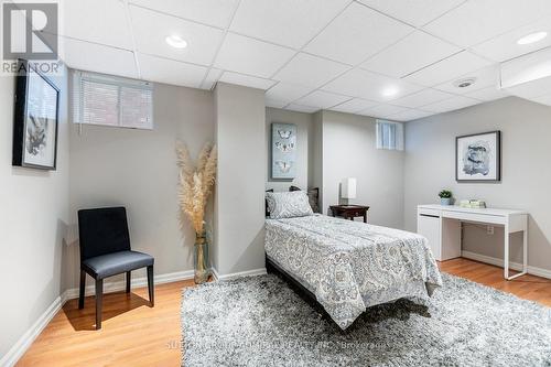 33 Prince Drive, Bradford West Gwillimbury, ON - Indoor Photo Showing Bedroom