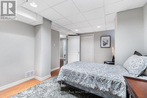 33 Prince Drive, Bradford West Gwillimbury, ON - Indoor Photo Showing Bedroom