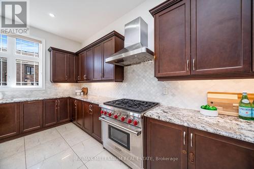 75 Parkheights Trail, King, ON - Indoor Photo Showing Kitchen With Upgraded Kitchen