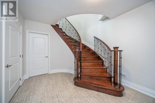 75 Parkheights Trail, King, ON - Indoor Photo Showing Other Room