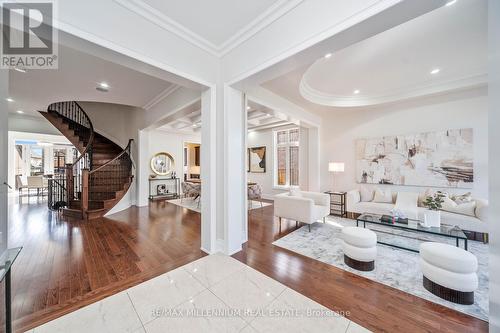 75 Parkheights Trail, King, ON - Indoor Photo Showing Living Room