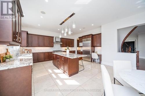 75 Parkheights Trail, King, ON - Indoor Photo Showing Kitchen