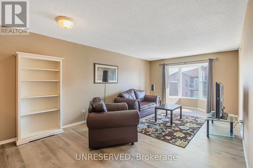 303 - 107 Bond Street, Orillia, ON - Indoor Photo Showing Living Room