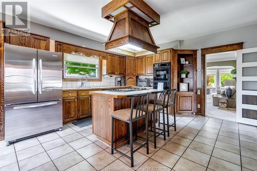 136 Talbot Street West, Leamington, ON - Indoor Photo Showing Kitchen