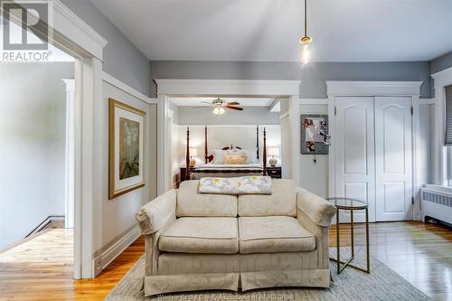 136 Talbot Street West, Leamington, ON - Indoor Photo Showing Living Room