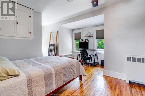 136 Talbot Street West, Leamington, ON - Indoor Photo Showing Bedroom