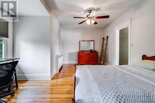 136 Talbot Street West, Leamington, ON - Indoor Photo Showing Bedroom