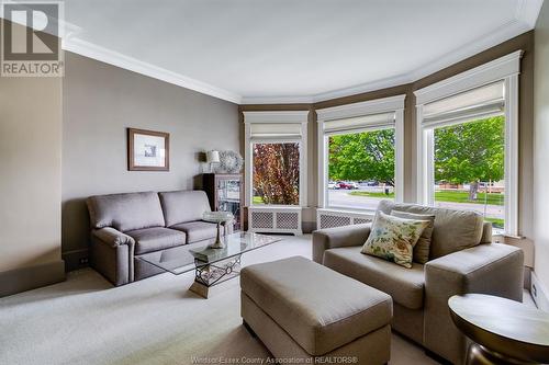 136 Talbot Street West, Leamington, ON - Indoor Photo Showing Living Room