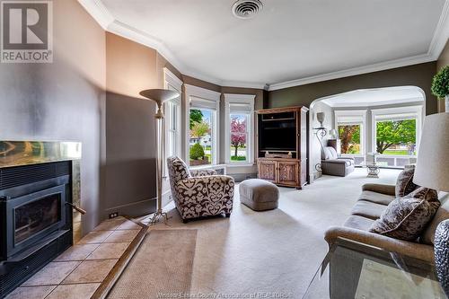 136 Talbot Street West, Leamington, ON - Indoor Photo Showing Living Room With Fireplace