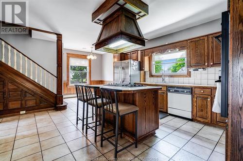 136 Talbot Street West, Leamington, ON - Indoor Photo Showing Kitchen