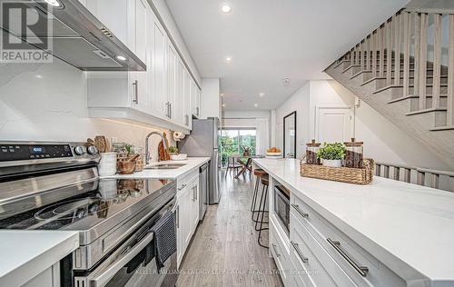 1706 Pleasure Valley Path, Oshawa (Samac), ON - Indoor Photo Showing Kitchen With Upgraded Kitchen