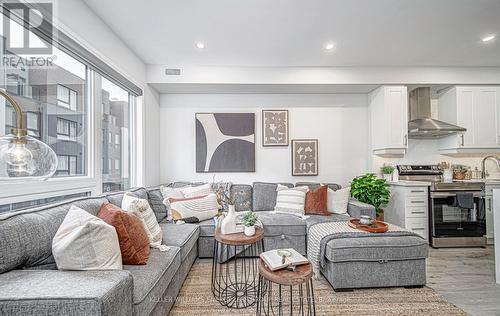 1706 Pleasure Valley Path, Oshawa (Samac), ON - Indoor Photo Showing Living Room