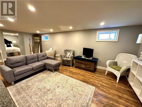 312 East 45Th Street, Hamilton, ON - Indoor Photo Showing Basement