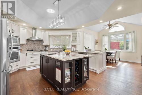 7712 South Wood Drive, Niagara Falls, ON - Indoor Photo Showing Kitchen With Upgraded Kitchen