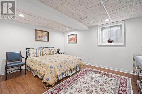 7712 South Wood Drive, Niagara Falls, ON - Indoor Photo Showing Bedroom