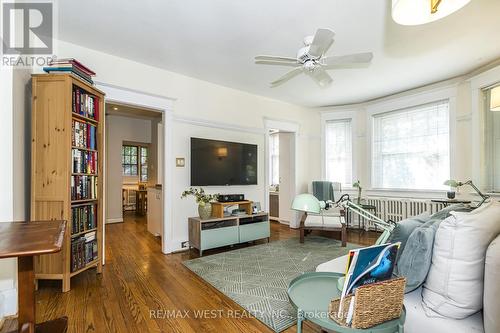 9 A&B Humewood Drive, Toronto, ON - Indoor Photo Showing Living Room