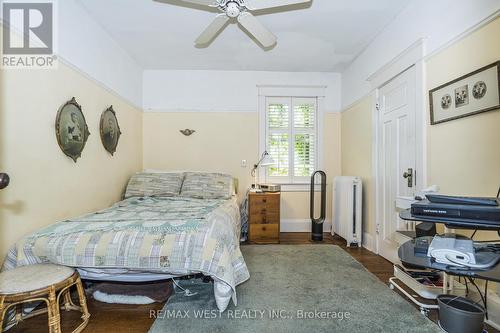 9 A&B Humewood Drive, Toronto, ON - Indoor Photo Showing Bedroom