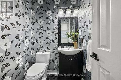 808 Grandview Street N, Oshawa, ON - Indoor Photo Showing Bathroom