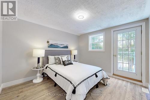 180 Olde Bayview Avenue, Richmond Hill, ON - Indoor Photo Showing Bedroom