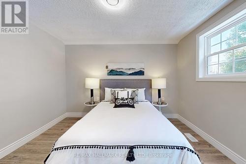 180 Olde Bayview Avenue, Richmond Hill, ON - Indoor Photo Showing Bedroom