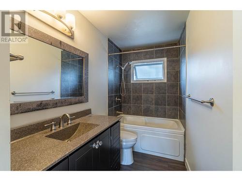 848 Kyle Drive, Kamloops, BC - Indoor Photo Showing Bathroom