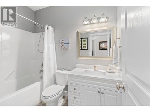 1911 Kechika Street, Kamloops, BC - Indoor Photo Showing Bathroom